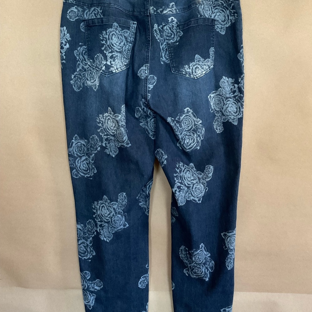 EST 1946 Floral Patterned Blue Jeans. Size 16 - Picture 4 of 8